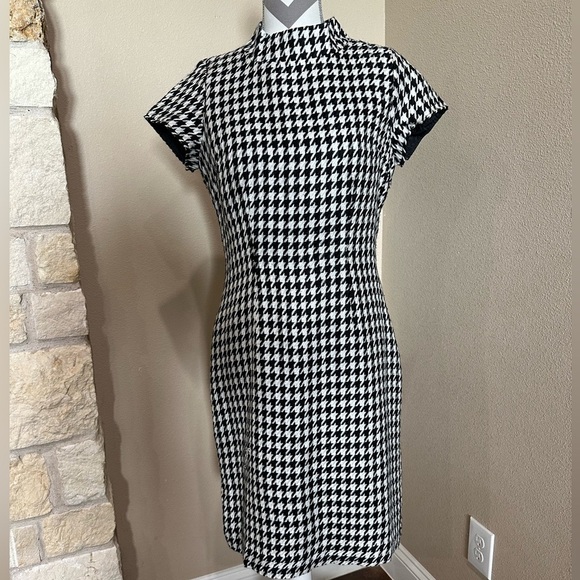Women’s Houndstooth Midi Dress with Mock Neck and Cap Sleeves, EUC! - Picture 1 of 7